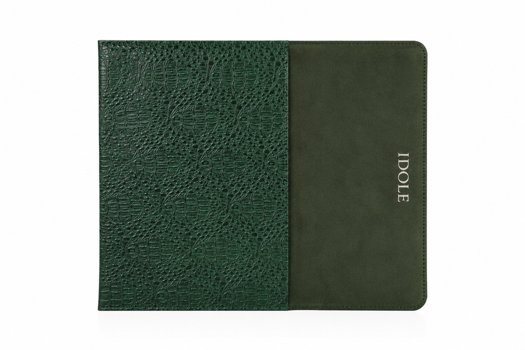 THE CLASSIC GREEN CROC LAPTOP SLEEVE